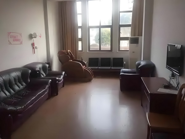 明星梦可以有，但不能是因为不想上学